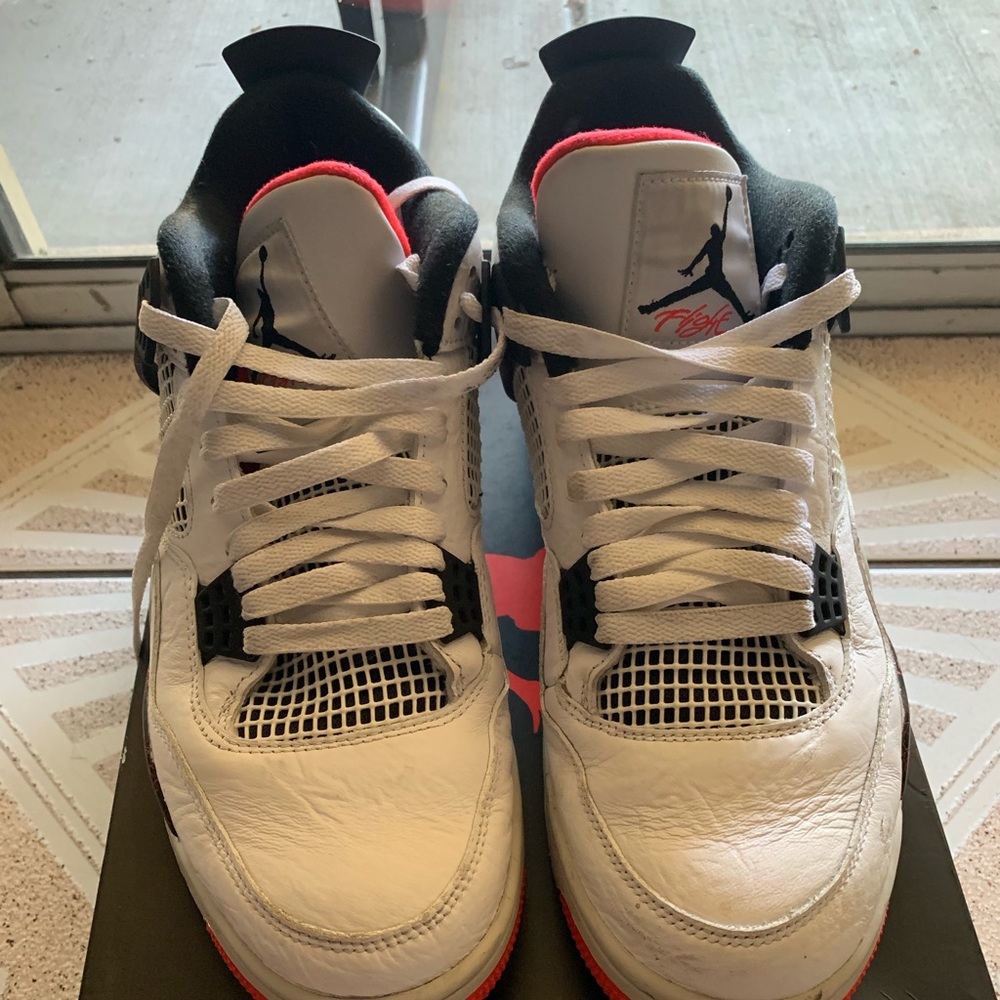 Air Jordan Retro 4